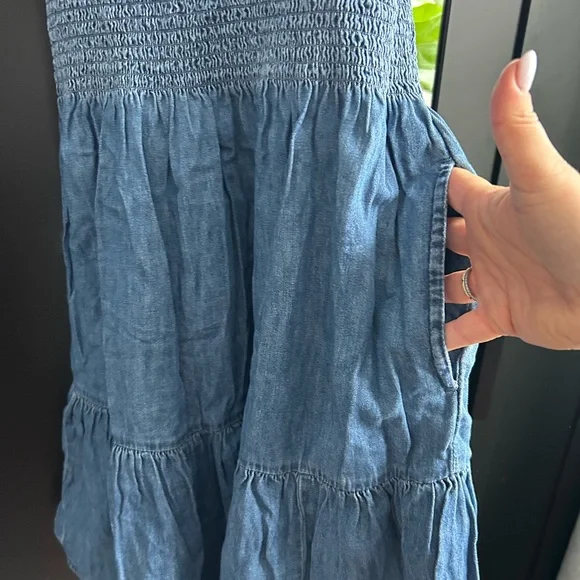 Jean flowy dress with pockets. Like new - Picture 2 of 4